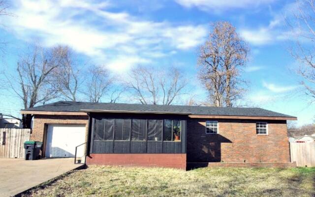 The Greenhouse - 3bed 2bath home in Tahlequah, OK