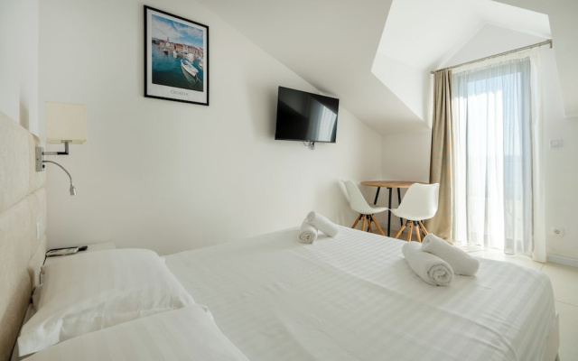 Wind Rose apartments-beachfront