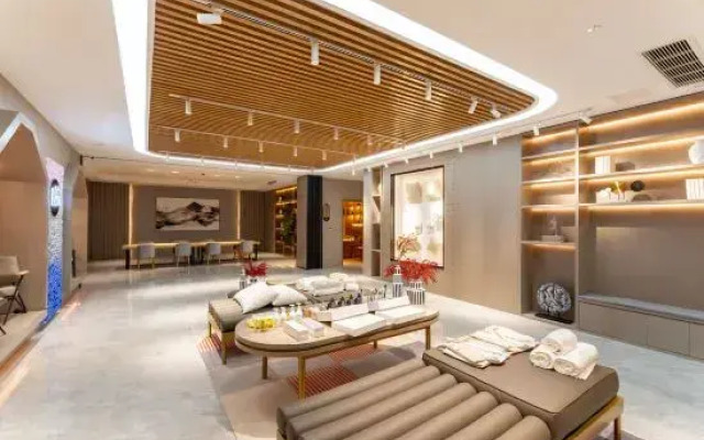 18 Degrees Residence Future Hotel