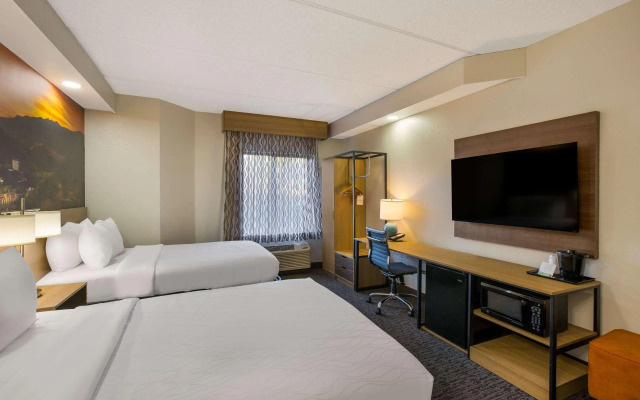 Clarion Pointe Sevierville-Pigeon Forge