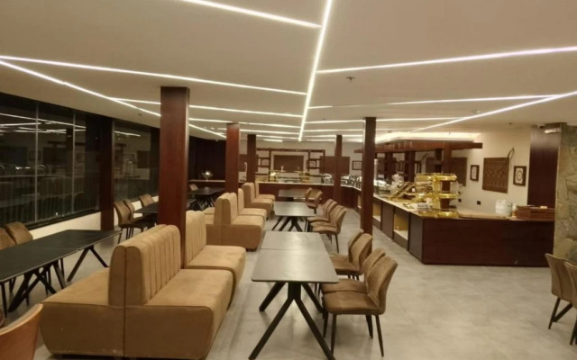 Golden Balcony Hotel