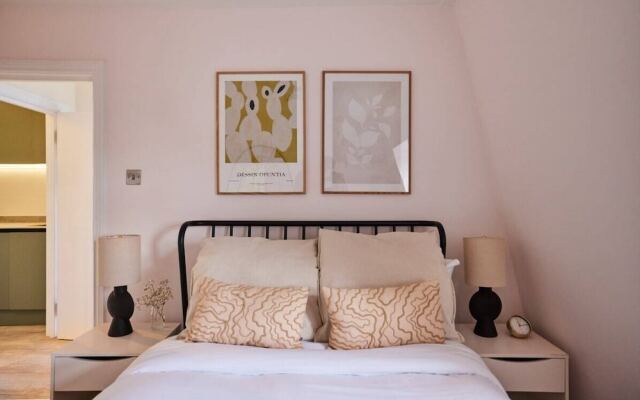 The North Notting Hill Crib Bright 1bdr Flat