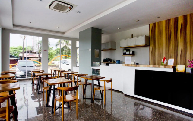 OYO Flagship 3486 The Regia Tambun by GWA