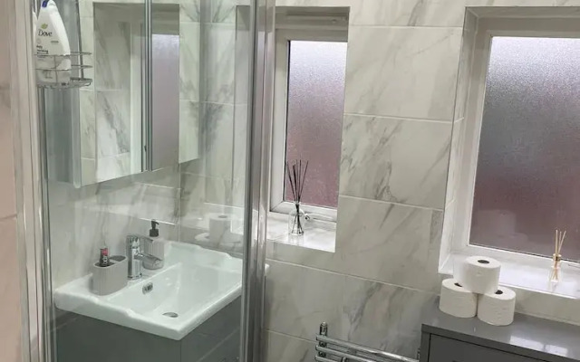 Beautiful 3-bed House in Romford