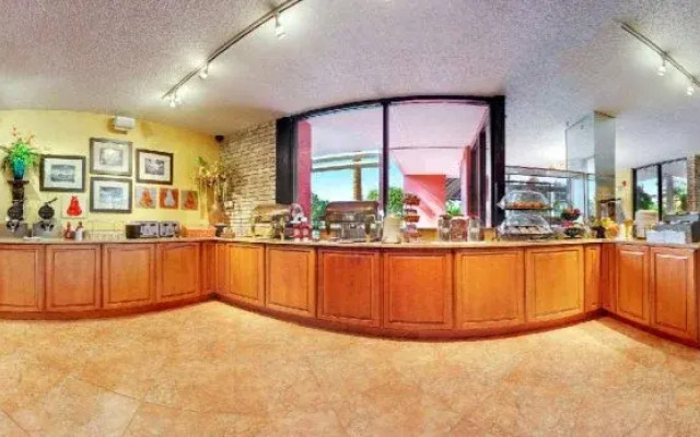 Collins Hotel Naples