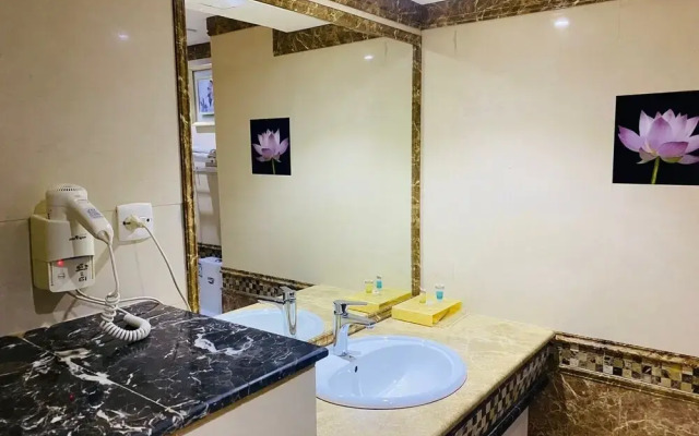 Sanam Hotel Suites