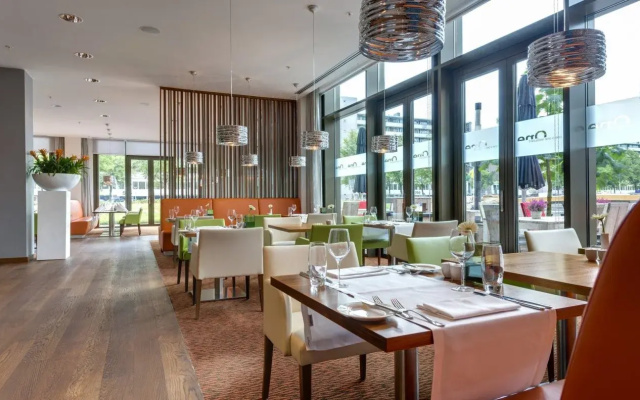Crowne Plaza Amsterdam South by IHG