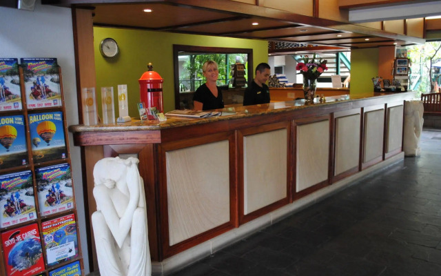 Bay Village Tropical Retreat & Apartments