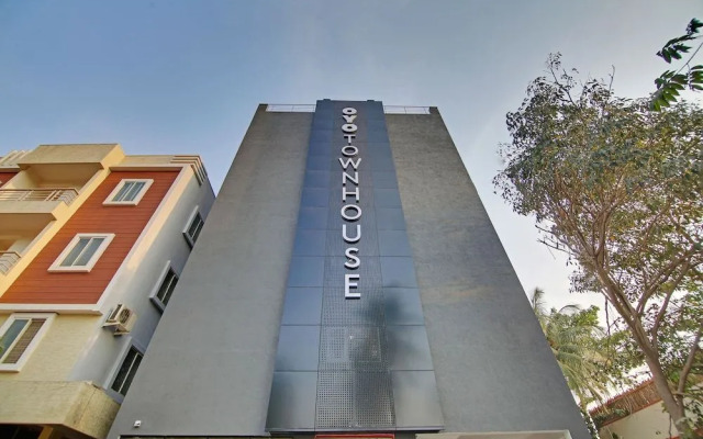 Oyo Townhouse 88 Manyata Lake View