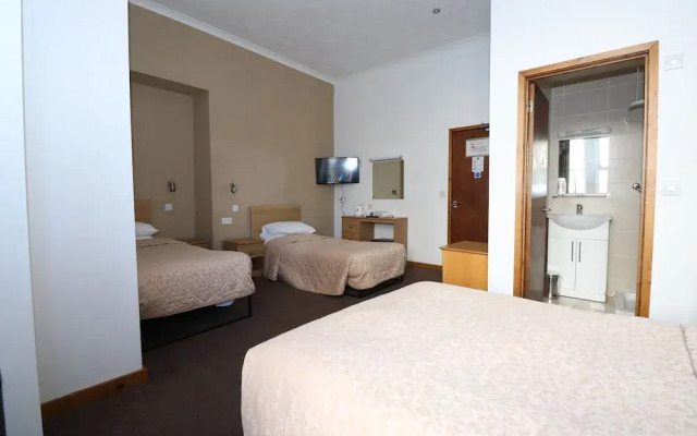 Sandringham Hotel