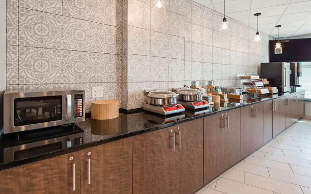 Plaza Hotel and Suites