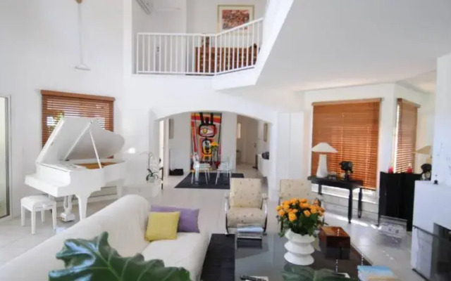 Design and Luxe Mougin Summer Villa