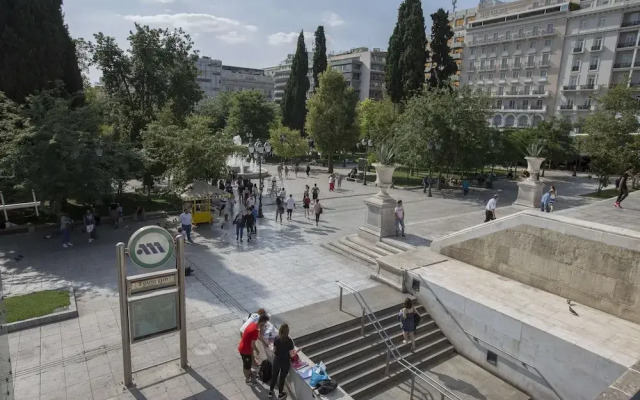 Ermou Stylish Suites by GHH