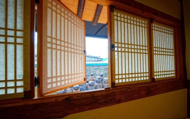 Jeonju baeknyeon hanok