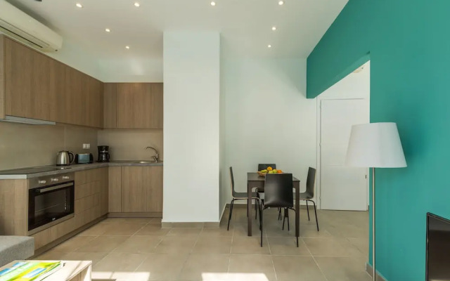 Local Hostel & Suites