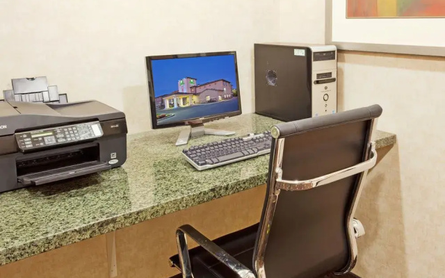 Holiday Inn Express Lodi