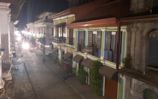 ZEN Rooms Calle Crisologo Vigan