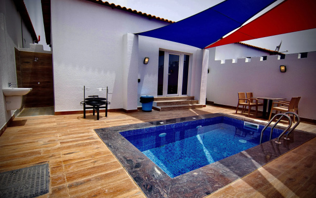 Coastline Resort