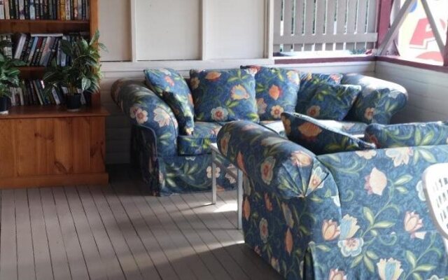Joes Waterhole Hotel