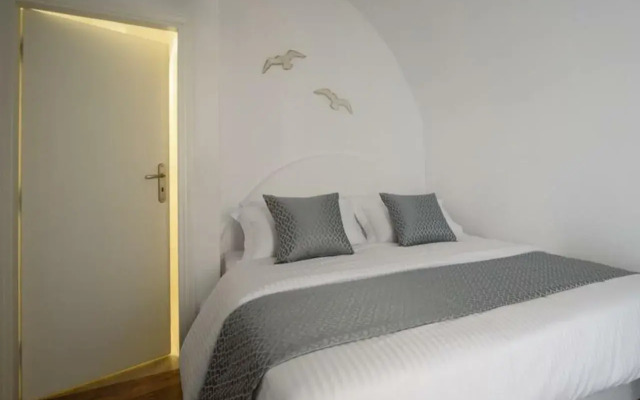 For All Seasons Mansion