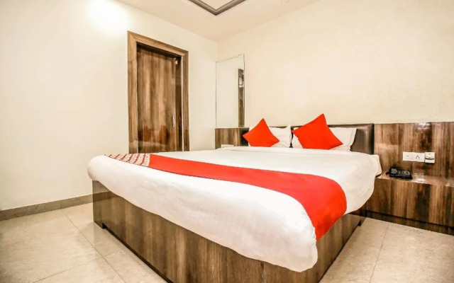 Hotel Galaxy Palace By OYO Rooms