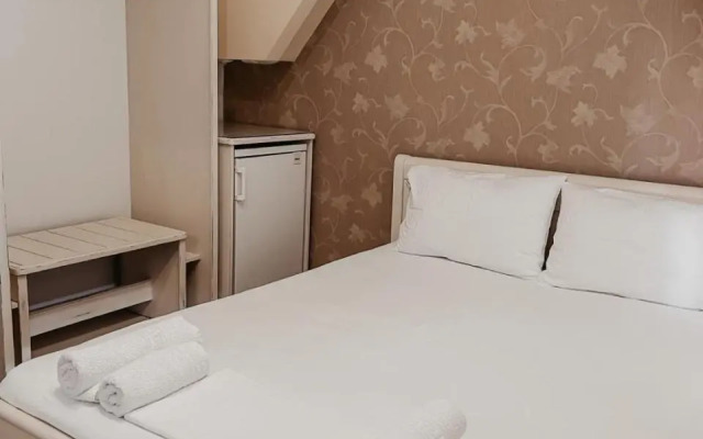 Studios Ristas Kostas