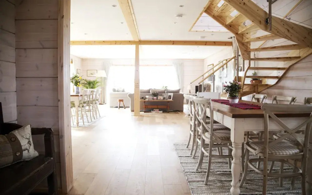 Netherton Farm Lodge