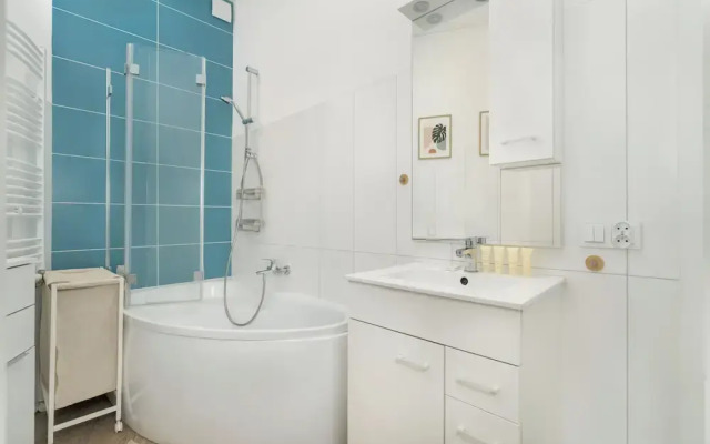 Large Family Poznan Apartment by Renters