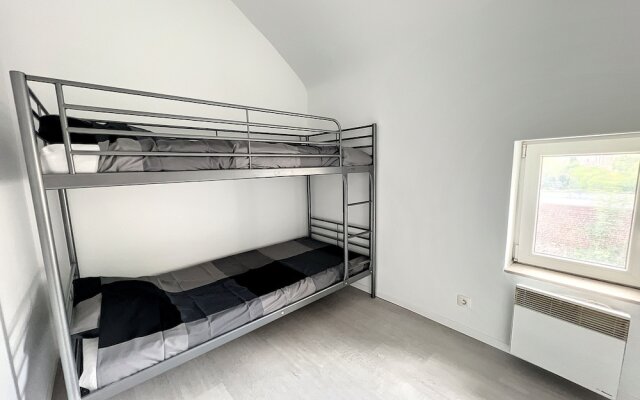 House With Free Parking 15 Min From The Airport