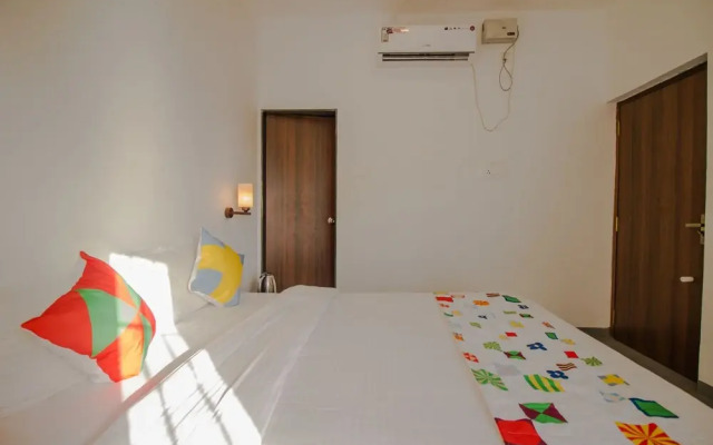 OYO 24768 Home Beach View Stay Morjim