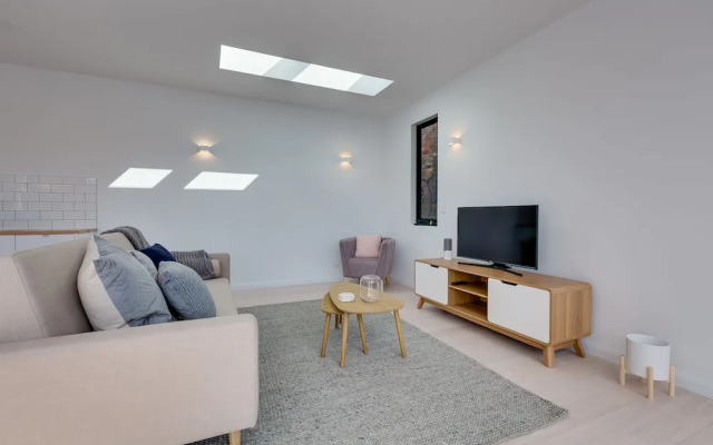 White Room Apartments