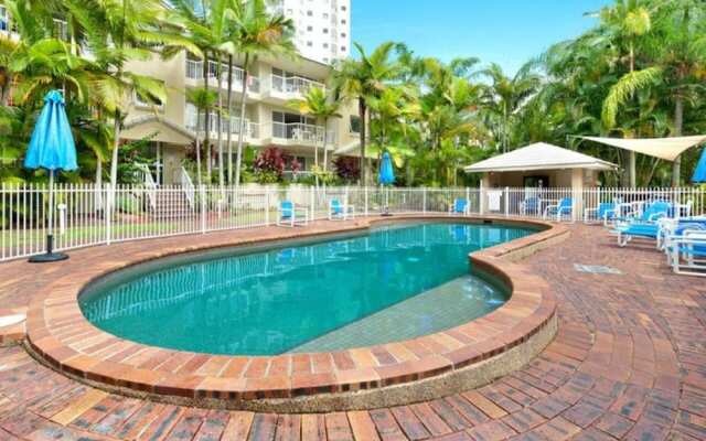 Newly Renovated Unit 250m To The Beach
