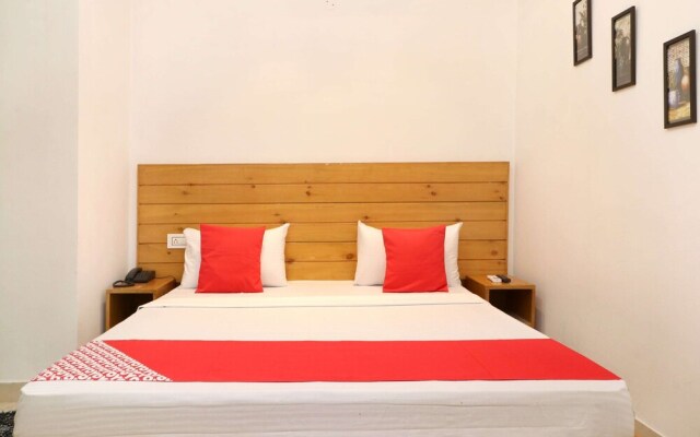 OYO 26606 Hotel R K Grand
