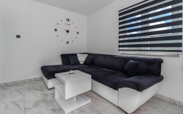 Amazing Apartment in Otocac With Wifi and 1 Bedrooms