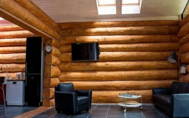 Spacious Holiday Home With Internet