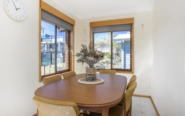 Wooroonga Crescent 9 Kioloa NSW 2539