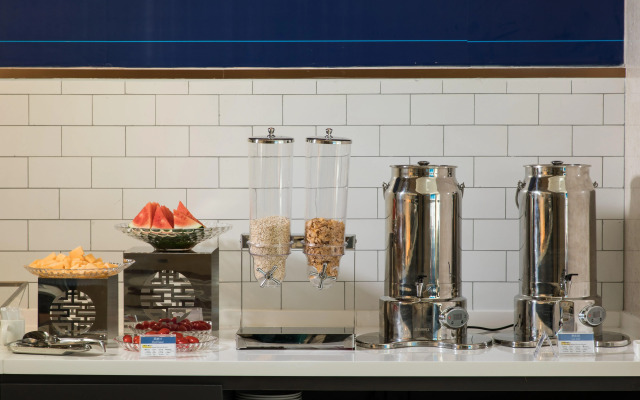 Holiday Inn Express Shenzhen Haiyuan City by IHG
