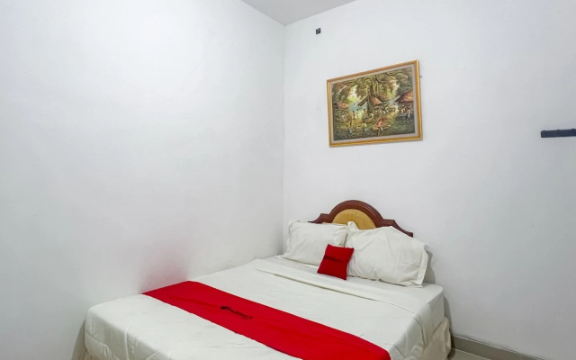 RedDoorz @ Dimens House Sragen – Guest Rooms – Sragen