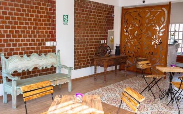 El Encanto Lodge & Suites