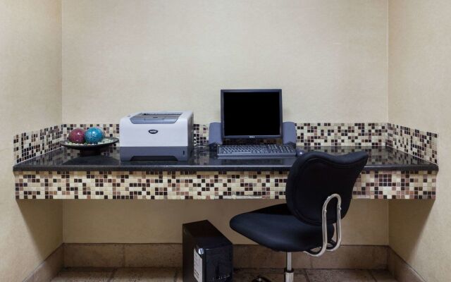 Quality Inn Dalton East