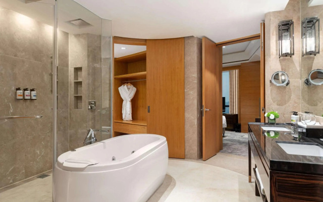 Pullman Haining