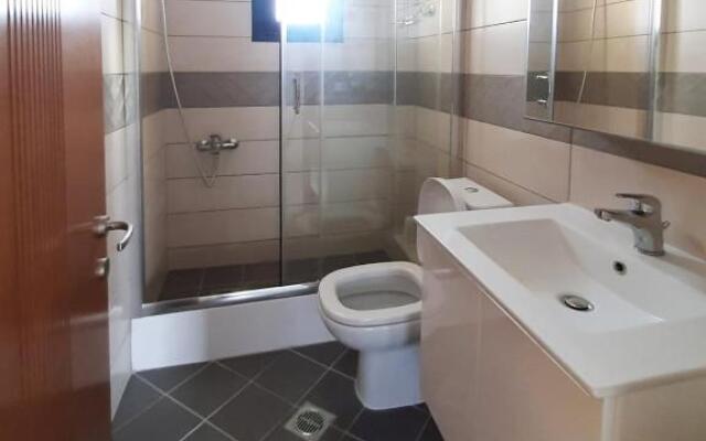 Spacious Holiday House with Shared Pool