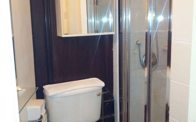Kensington Court ApartHotel