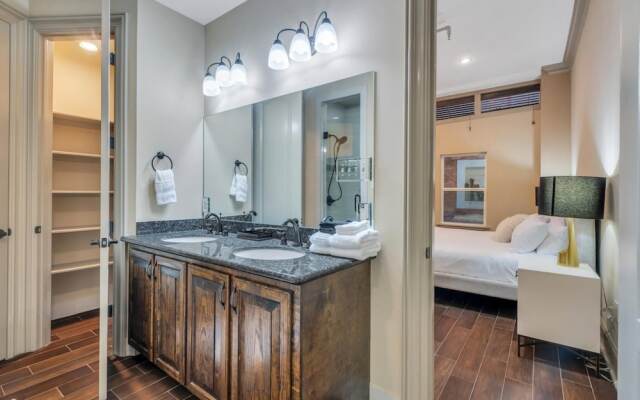 Spacious Sazerac Sanctuary