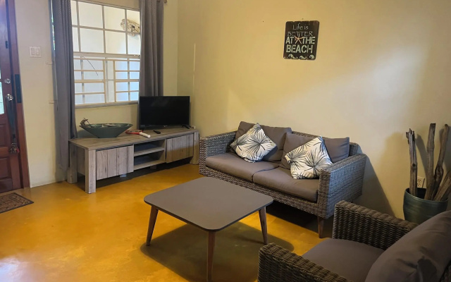 Dive Hut - Boutique Apartments