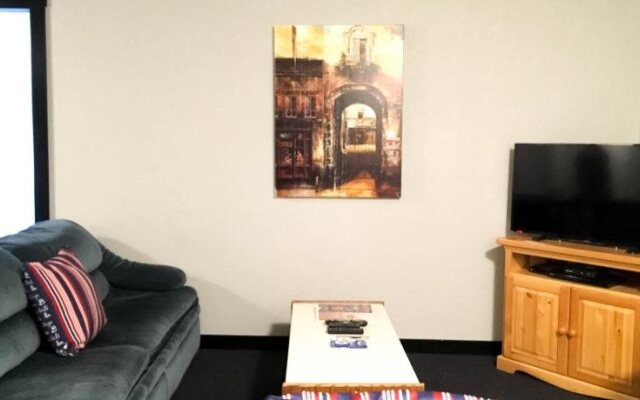 The Bulldog Hotel Silver Star