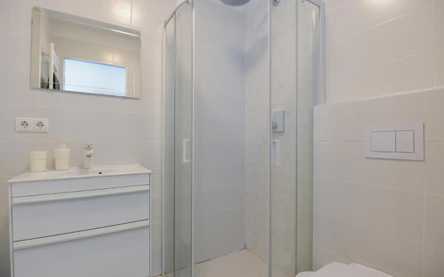 Apartment Amber White