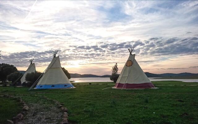 Wakana Lake Glamping