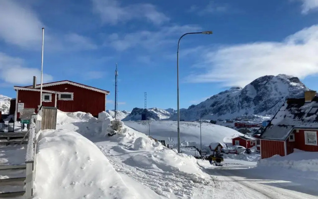 isi4u hostel, dogsled, snowmobiling