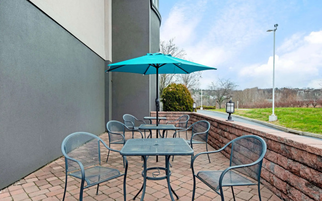 La Quinta Inn & Suites by Wyndham New Cumberland-Harrisburg